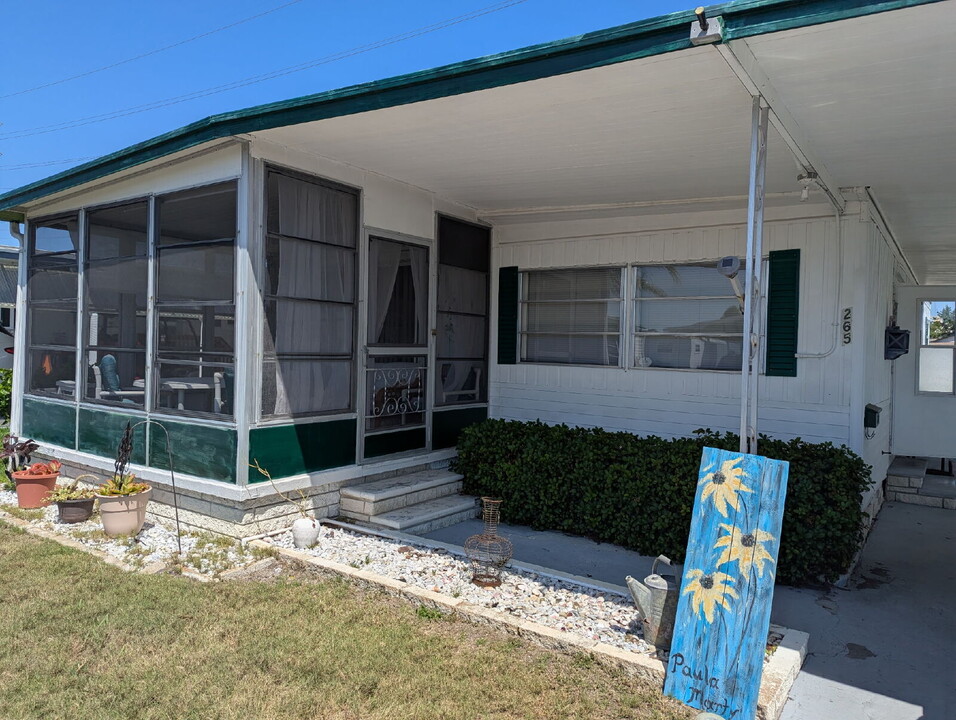 265 Dixie Ln in Tarpon Springs, FL - Building Photo