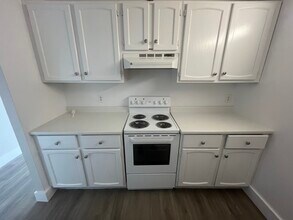 24 Dundas St in Dartmouth, NS - Building Photo - Building Photo