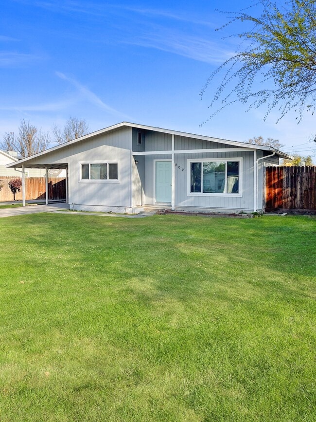 property at 202 W Lynn Ave