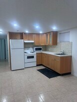 41 Cartwright Av in Toronto, ON - Building Photo