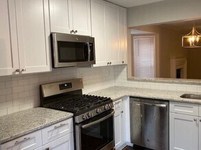 5045 Laurel Springs Way SE in Smyrna, GA - Building Photo - Building Photo