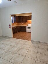 615 S Smith St in Laredo, TX - Foto de edificio - Building Photo