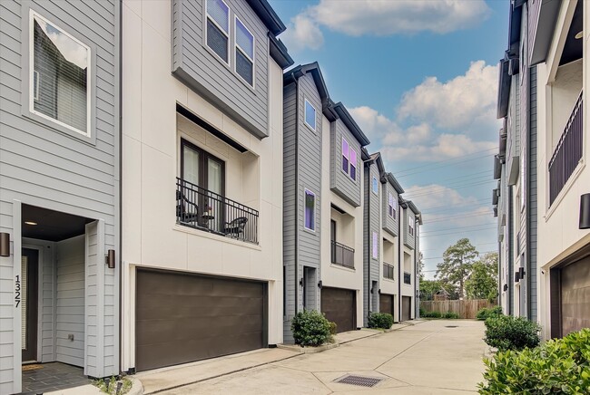 property at 1329 Buescher Dr