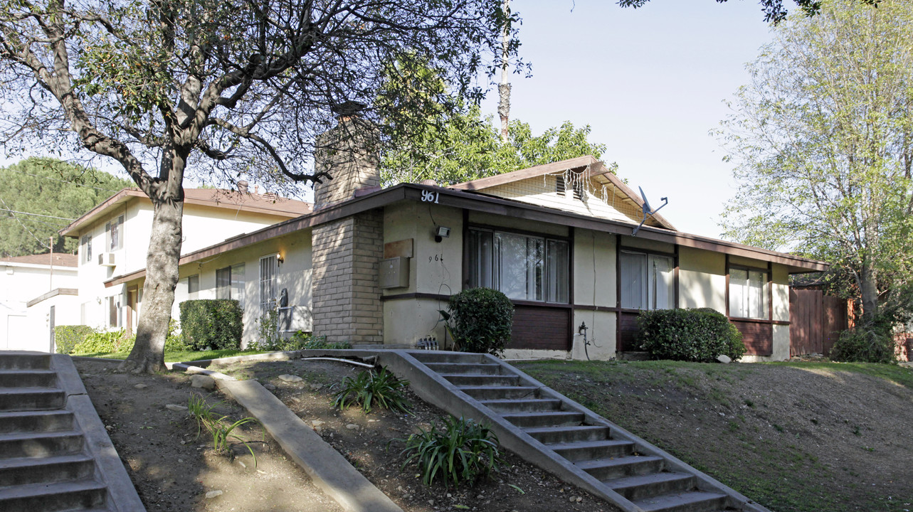 969 Springfield St in Upland, CA - Building Photo