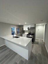 30 New St, Unit 2nd Floor in Montclair, NJ - Building Photo - Building Photo