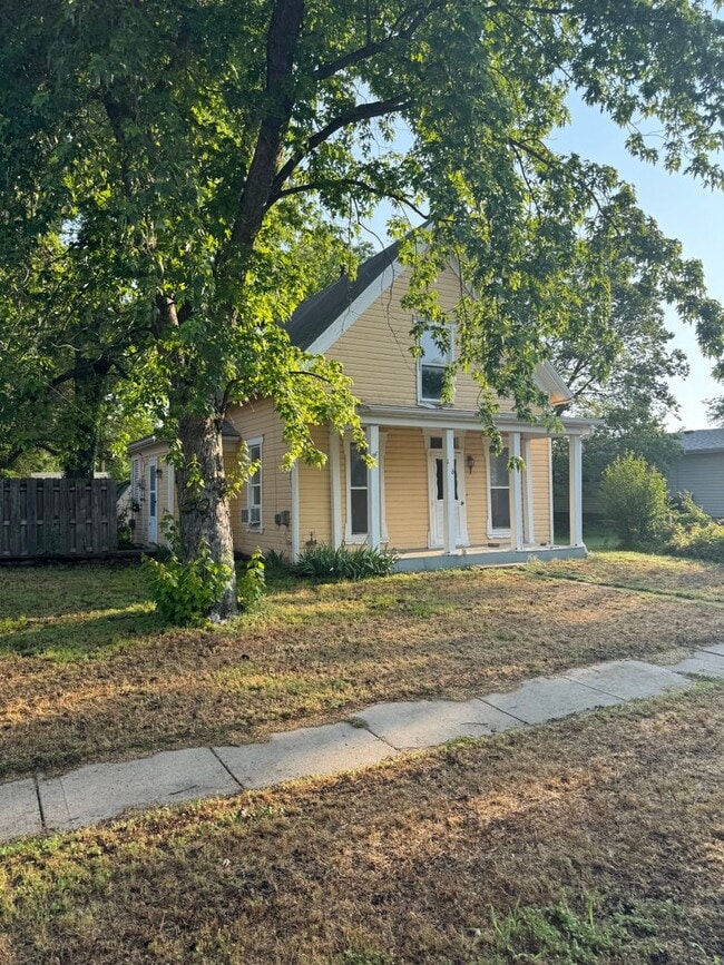 property at 106 E 6th St