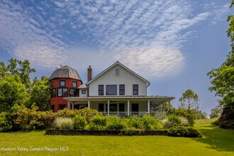 243 Morton Rd in Rhinebeck, NY - Building Photo - Building Photo