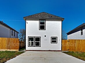8639 Sunderland Rd in Houston, TX - Building Photo - Building Photo
