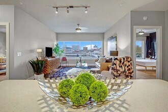 Metropolitan in Oklahoma City, OK - Foto de edificio - Building Photo