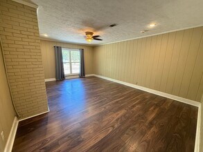 1097 Wolfe Rd in Columbus, MS - Building Photo - Building Photo
