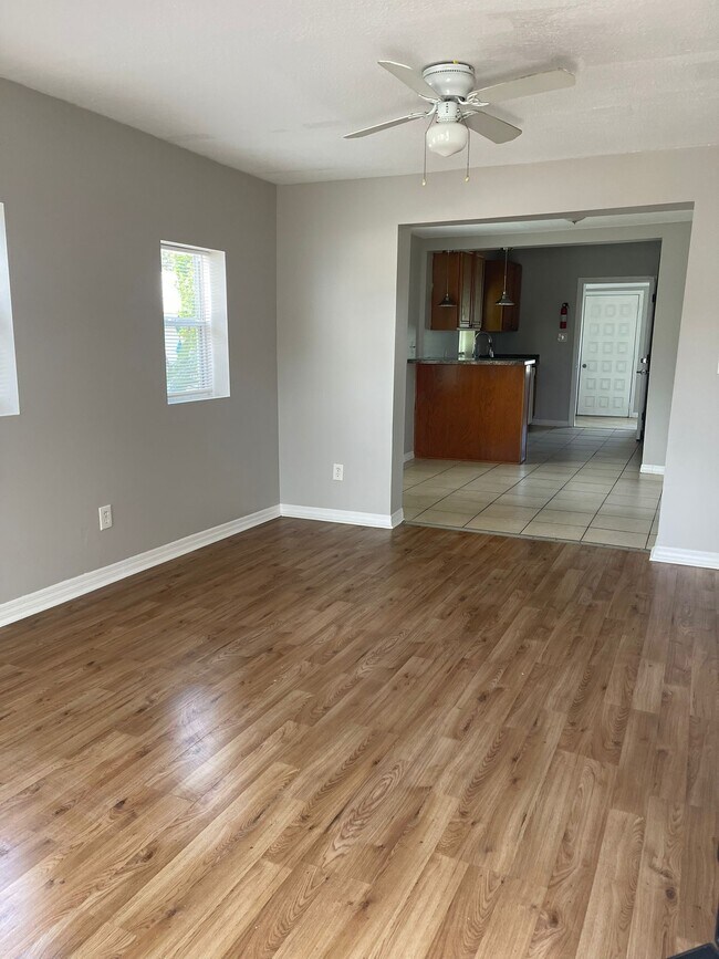 1109 Gould St in Clearwater, FL - Building Photo - Building Photo
