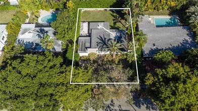 1965 Alamanda Dr in North Miami, FL - Building Photo - Building Photo