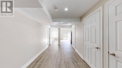 5 Malthouse Cres in Ajax, ON - Building Photo - Building Photo