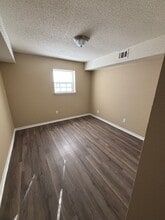 1033 S Brookside Ave in Independence, MO - Building Photo - Building Photo