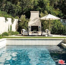 9161 Hazen Dr in Beverly Hills, CA - Building Photo - Building Photo