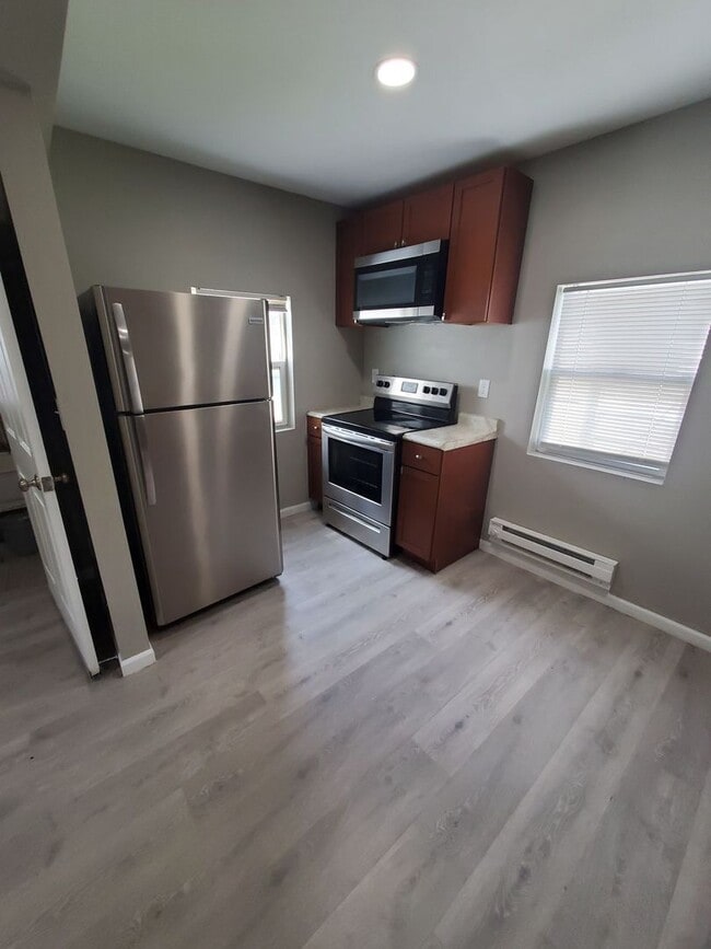 1021 S 61st St in West Allis, WI - Building Photo - Building Photo