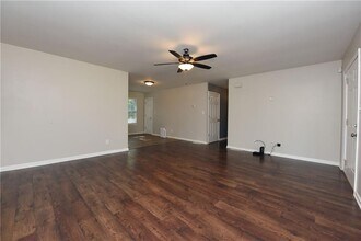 54 Poplar Rd in Commerce, GA - Building Photo - Building Photo