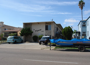 The Tiara in San Diego, CA - Building Photo - Building Photo