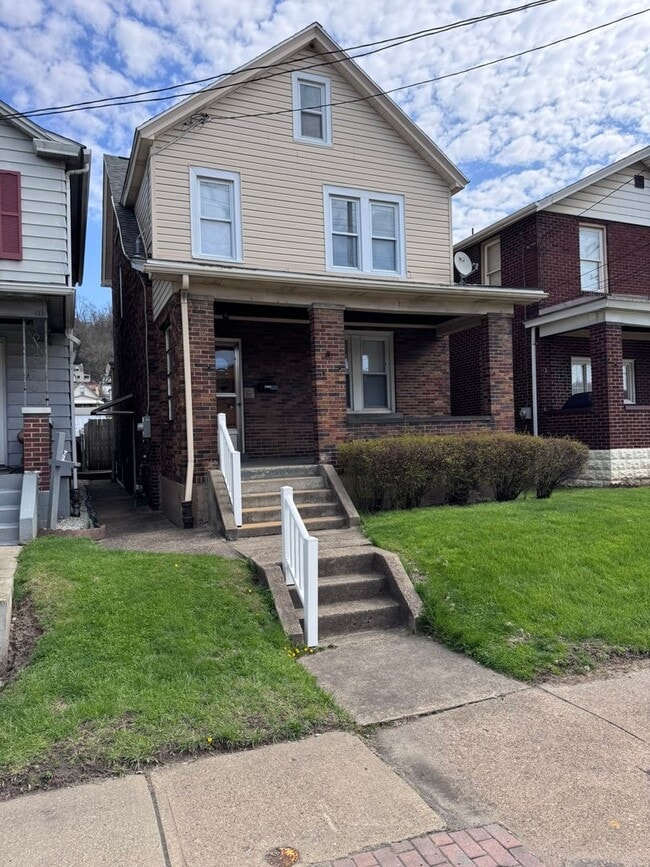 property at 3211 Walnut St