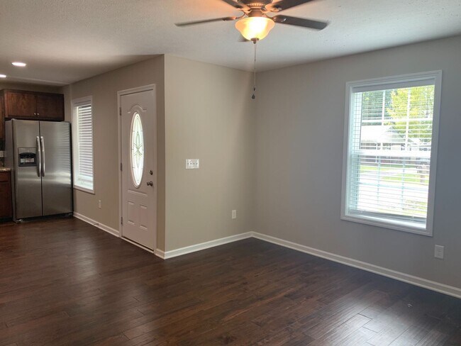 429 Oakwood Rd in Tullahoma, TN - Building Photo - Building Photo
