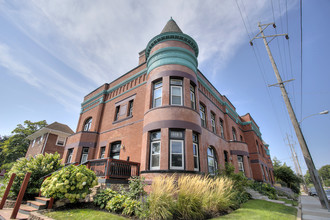 The Brown Stone in Omaha, NE - Building Photo - Building Photo