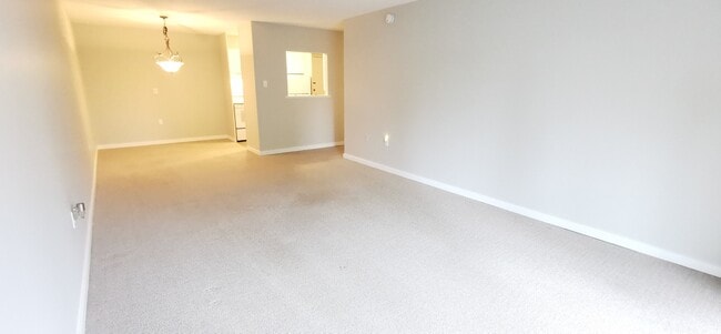 2040 White Birch Rd in Sidney, BC - Building Photo - Building Photo