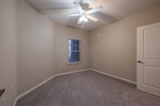 Manor at Indian Creek in Stone Mountain, GA - Building Photo - Interior Photo