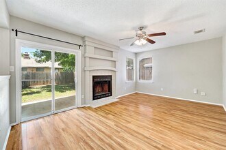 2102 Bluebonnet Dr in Round Rock, TX - Building Photo - Building Photo