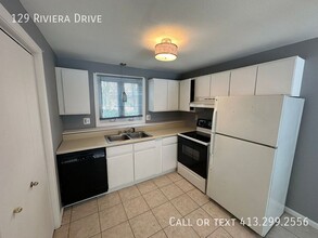 129 Riviera Dr in Agawam, MA - Building Photo - Building Photo