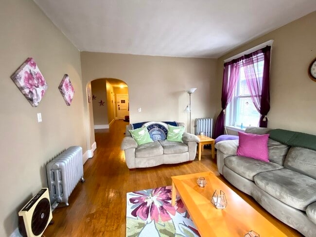 16 Parkman St, Unit #1 in Brookline, MA - Foto de edificio - Building Photo