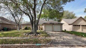 7003 Glen Rosa Dr in Katy, TX - Building Photo
