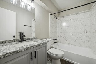 Spring Branch Gardens Apartments in Houston, TX - Building Photo - Building Photo