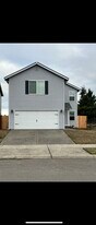 9998 Terra Glenn Street Southeast in Yelm, WA - Building Photo