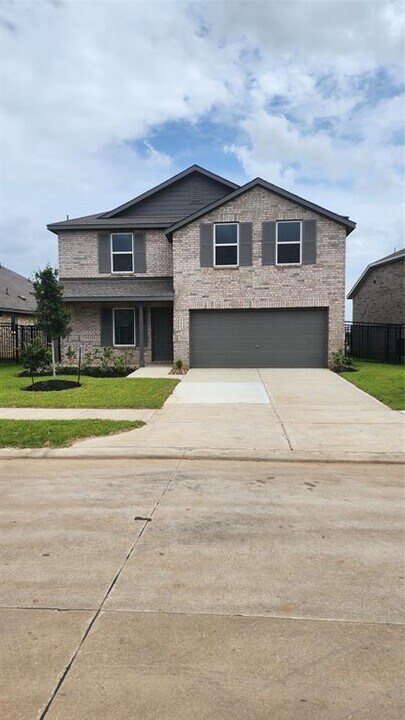 27703 Village Cir Dr in Katy, TX - Building Photo