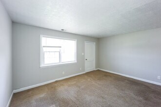 5299 Sharon St in Forest Park, GA - Building Photo - Building Photo