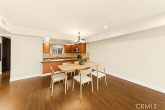 11218 Camarillo St in Los Angeles, CA - Building Photo - Building Photo