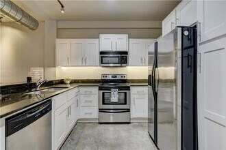 1 NE 2nd St, Unit 304 in Oklahoma City, OK - Foto de edificio - Building Photo