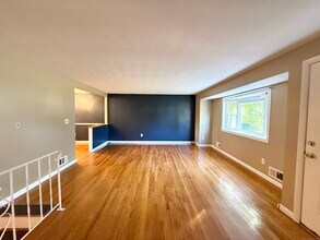 47 Beechwood Rd in West Hartford, CT - Building Photo - Building Photo