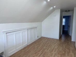 67 Country Village Rd in Jersey City, NJ - Building Photo - Building Photo