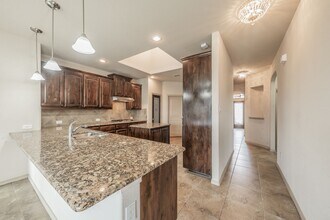 31 Mapleridge Dr in Edgecliff Village, TX - Building Photo - Building Photo