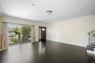 750 E Orange Grove Ave in Burbank, CA - Building Photo - Building Photo