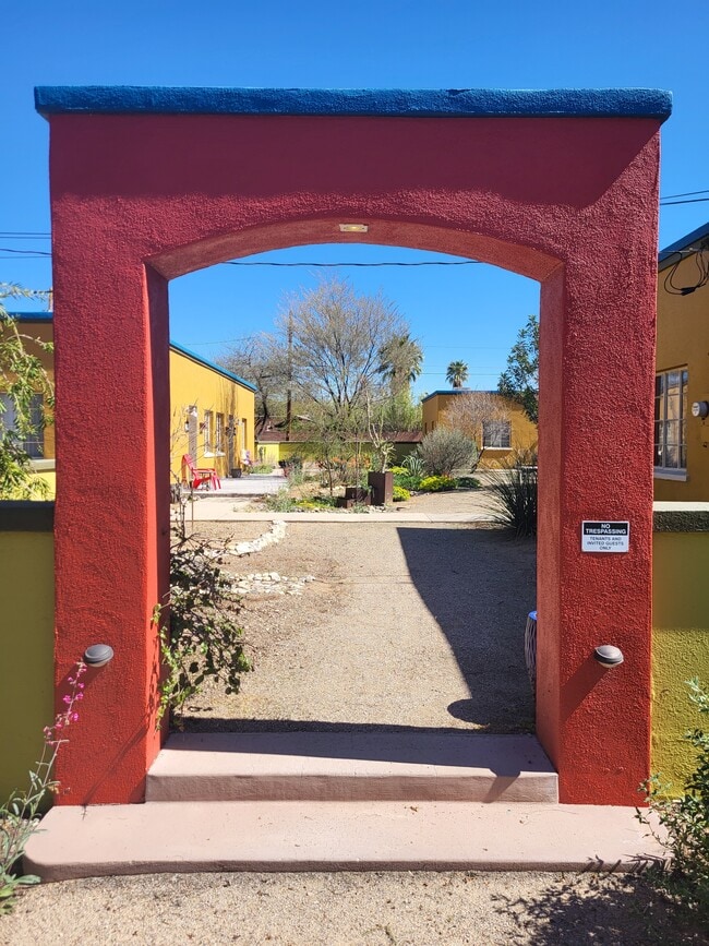 716 N Palo Verde Blvd in Tucson, AZ - Foto de edificio - Building Photo