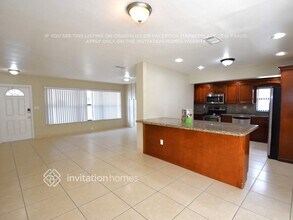 3341 W Park Rd in Hollywood, FL - Foto de edificio - Building Photo