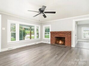 123 Lincoln St in Statesville, NC - Foto de edificio - Building Photo