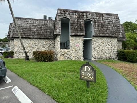 property at 3123 Oakland Shores Dr