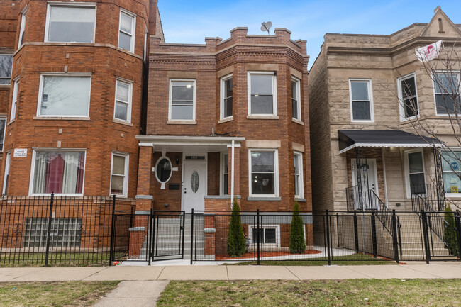 property at 4342 W Maypole Ave