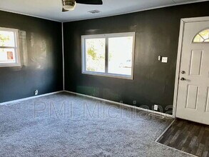 261 N Kenmore St in South Bend, IN - Building Photo - Building Photo