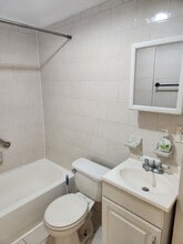 1066 Webster St, Unit first floor in Schenectady, NY - Foto de edificio - Building Photo