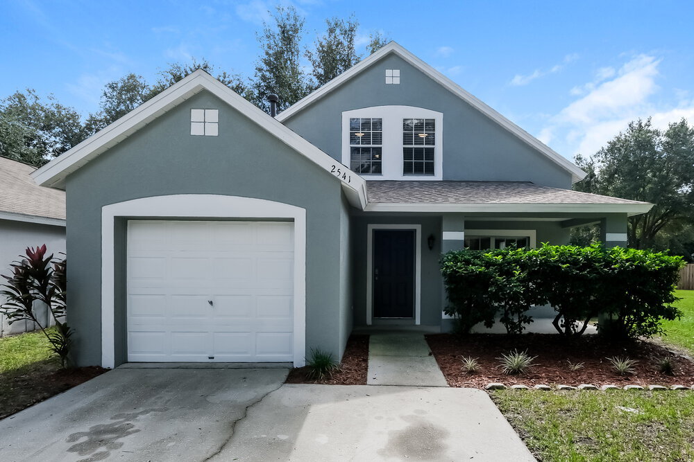 2541 E 150th Ave in Lutz, FL - Building Photo