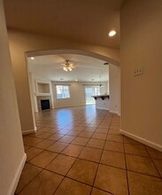 1830 W Berkshire Ln in Hanford, CA - Building Photo - Building Photo